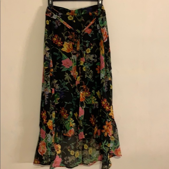 Westport Dresses & Skirts - WESTPORT  multi colored flower skirt. size XL.